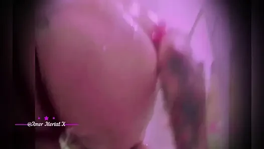 Unzensiert - mann nimmt schöne latina-nachbarin unter der dusche auf - Und er fickt sie sehr hart.