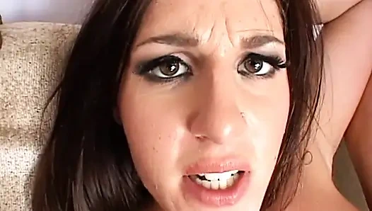 O gerçek bir kaltak... İki onun için yeterli değil!!