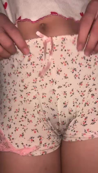 Muslim hijab goddess strokes her wet clit & fucks her pussy with her fingers like a savage