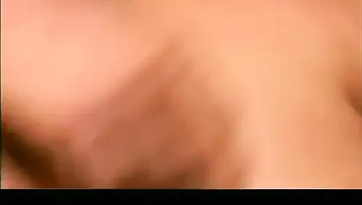 Şehvetli erkek delisi arkadan sikilirken şişman yarağa öğüriyor