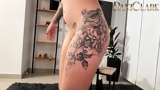 Красивую блондинку трахнул огромный член