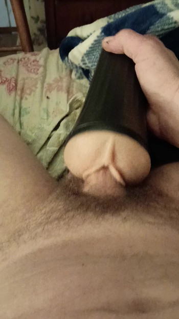 おもちゃを使った男性のオナニー