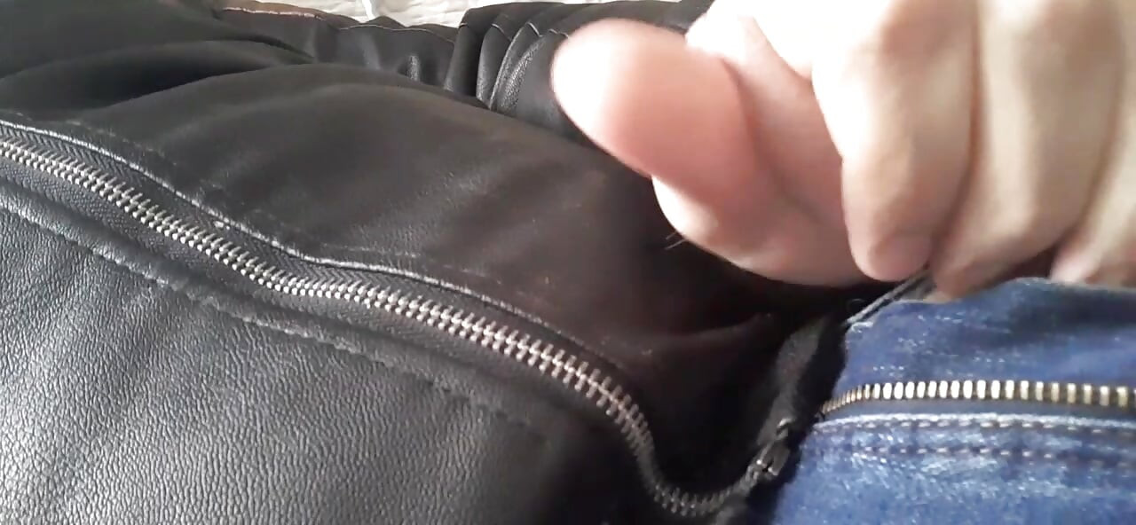 Auf eine lederjacke kommen