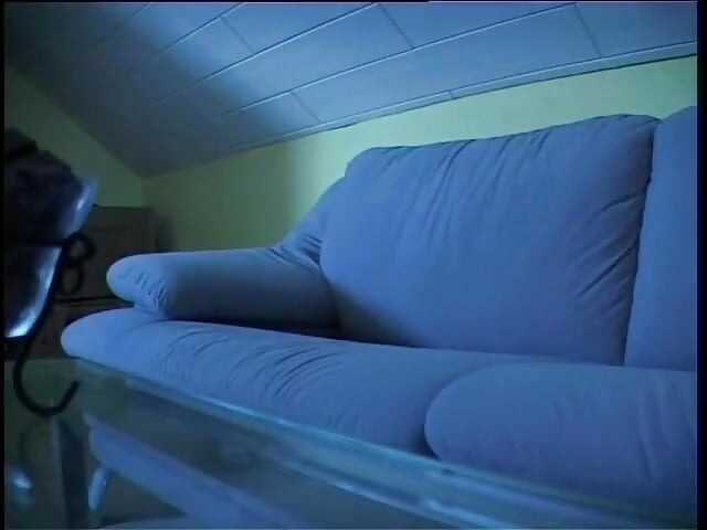 Peituda loira com bunda redonda usando meias se masturbando antes de receber porra nos peitos