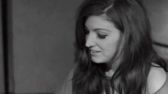 O adolescentă drăguță are parte de un futai blând (retro din anii 60)