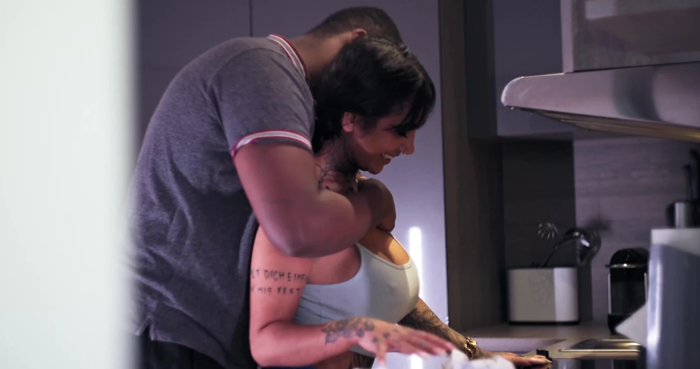 Insatiable Tattooed MILF Tyra Drains BBC for Huge Facial