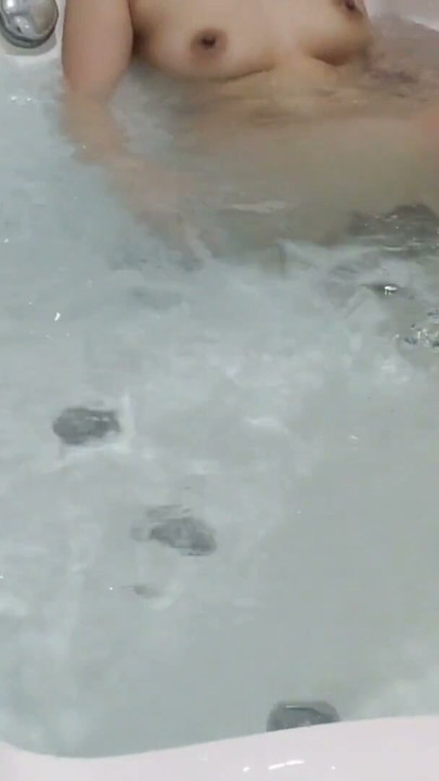 florababy - Sex In The Bathtub | Clip 1