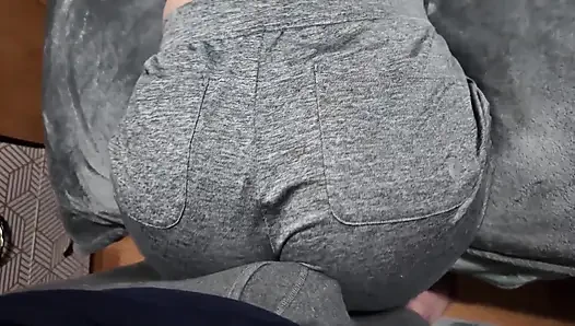 Zusammenstellung Von College-mädchen, Das Auf Mitbewohnerin Twerkt