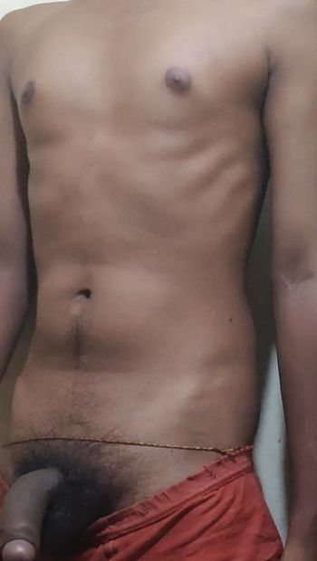 Een man toont lichaam en kut Indische seks mms