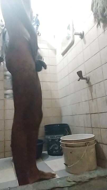 I am bathing alone, someone please come