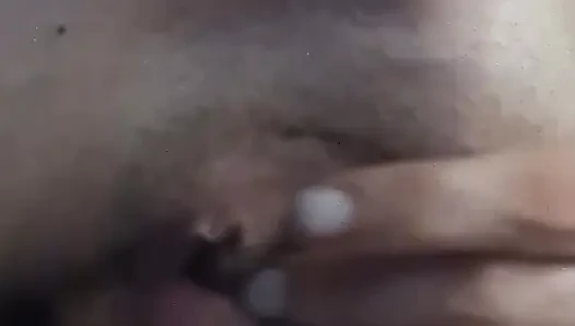 Amcık oynuyor
