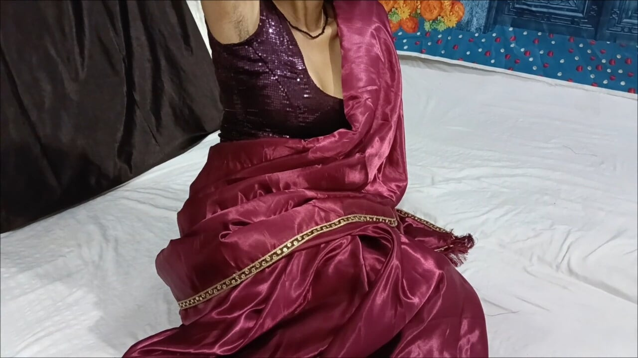 Payasi bhabhi ki chut me land dal kar uski pyas bhujayi