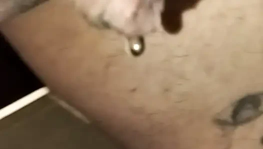 Kleiner schwanz pinkelt