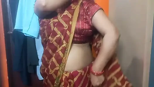 Very Beautiful Indian Bhabhi in Red Saree