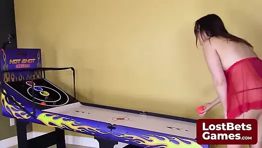 Alisha и Selina против Helena & Starli на стриптизе, Skee Ball