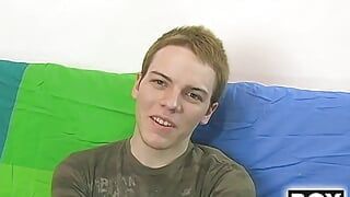 Matt phoenix intervistato si masturba il suo cazzo da solo