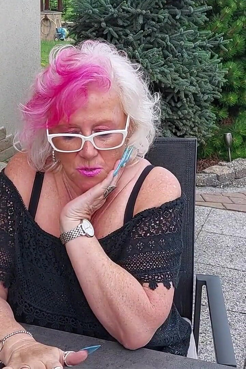 Secretária madura com tesão