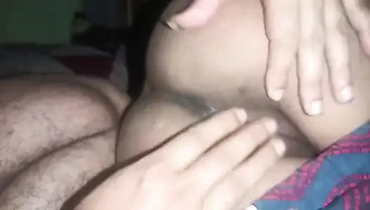 Desi Pooja Bhabhi hatte sex mit aus dem licht