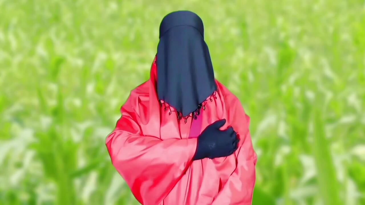 버스의 뚱뚱한 자지가 내 보지에 삽입되었습니다.