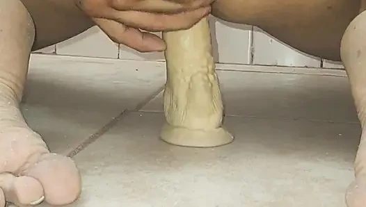 Eşcinsel motelde biniyor