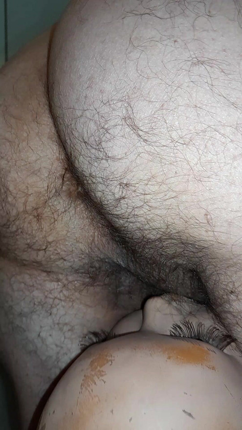 Papis' hairy ass rides poor dummy-doll