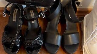 Colección de tacones, botas y bolso de mano