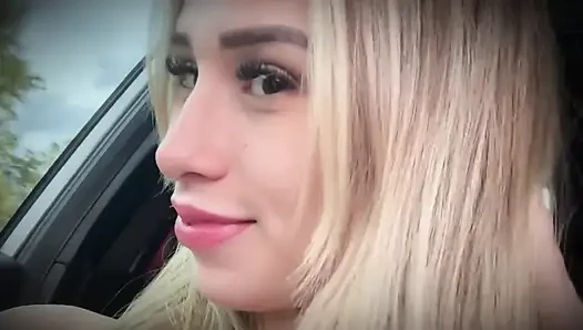 Kami bercinta di dalam truk derek saat mobil kami dikendarai