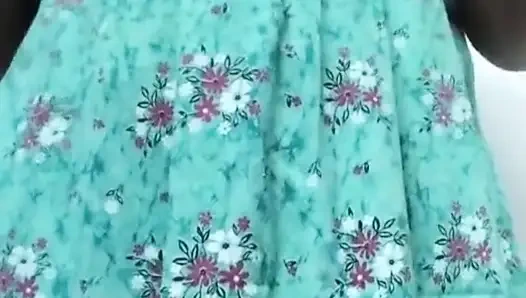 Jika Anda ingin melihat susu kakak ipar Anda dan semuanya, tonton video barunya.