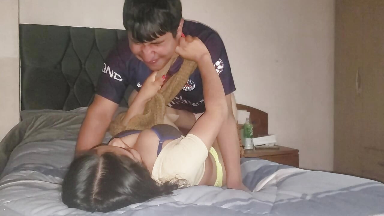 Casal Latino Amador | Sessão Privada no Quarto