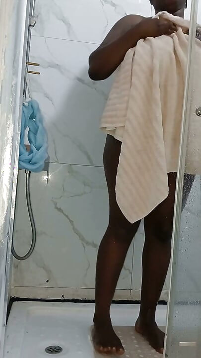 A Cold Shower Washing My Pussy