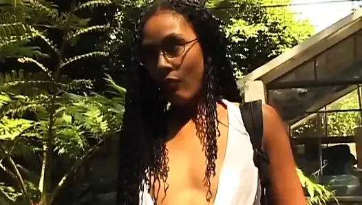 В большой черный член проникли в огромную черную задницу