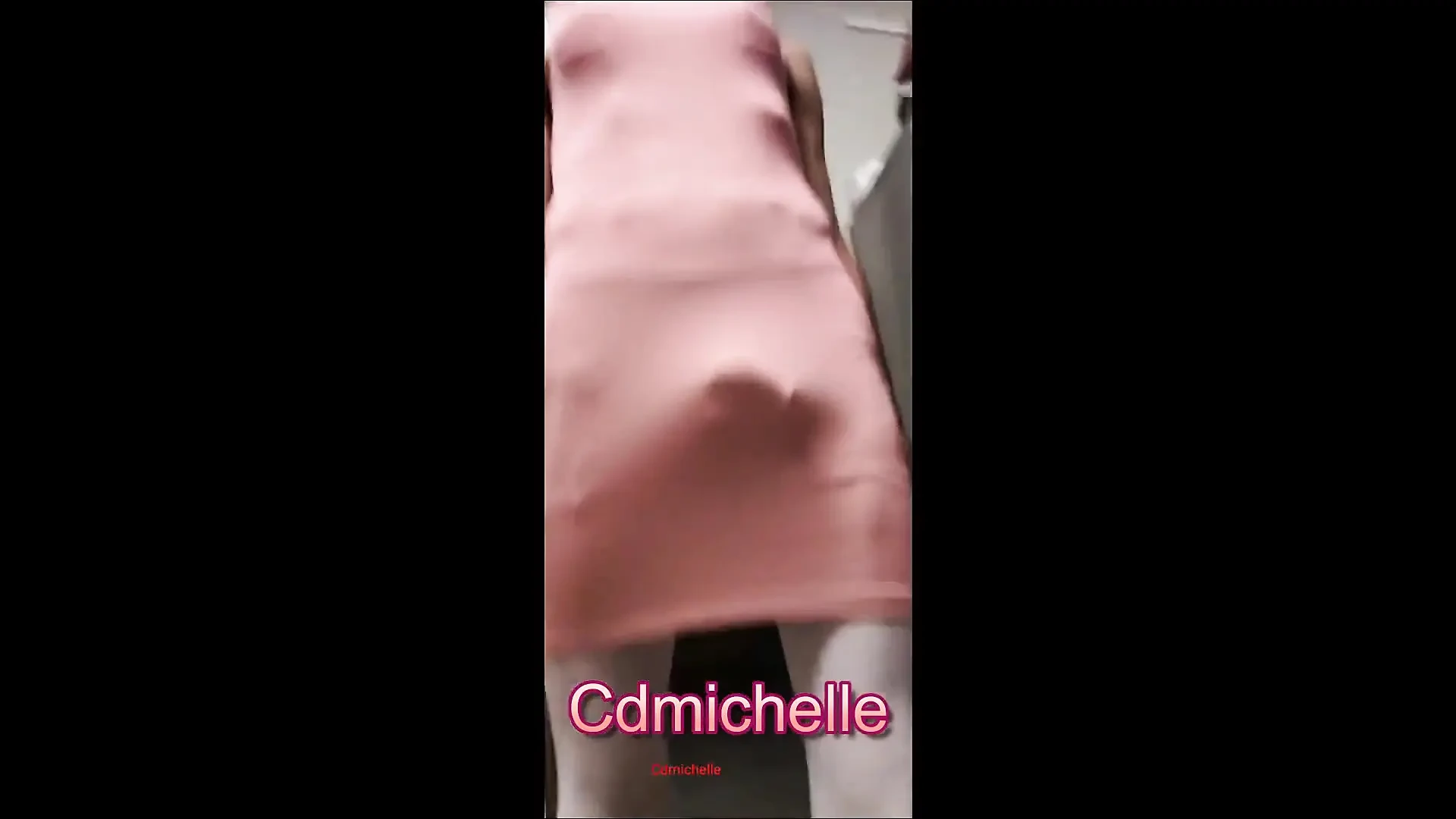 Cdmichelle plimbare în jurul casei astăzi este ziua roz începe cu chiloți roz din nailon roz lenjerie roz Rochie roz