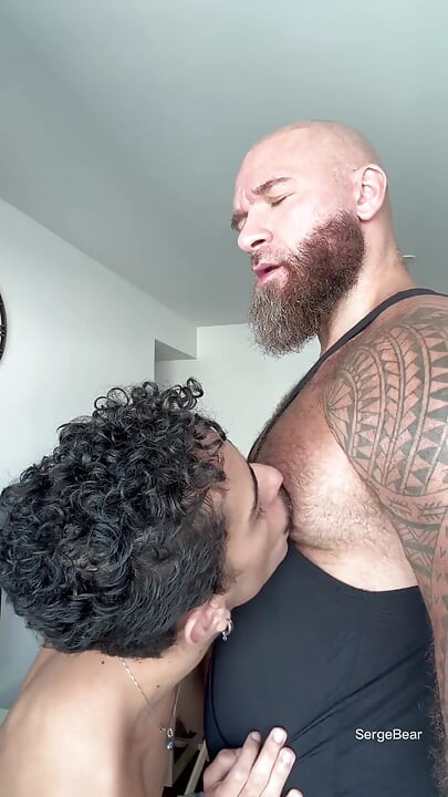 Muscle Bear Takes Control of a Hungry Twink