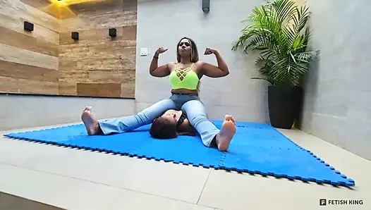 Chest Sitting - Strong Legs and Muscles Lebian Fight Girls