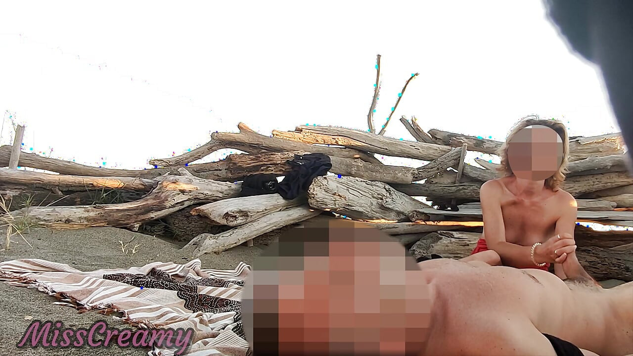 Outdoor Flashing in Nude Beach Sucking and Cumshot of Big Cock in Front of Everyone - Misscreamy