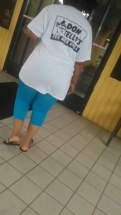 thick blk milf walking