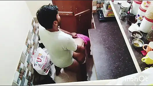 Pani ne bada aur mota dragan condom laga kar meri chut maar li