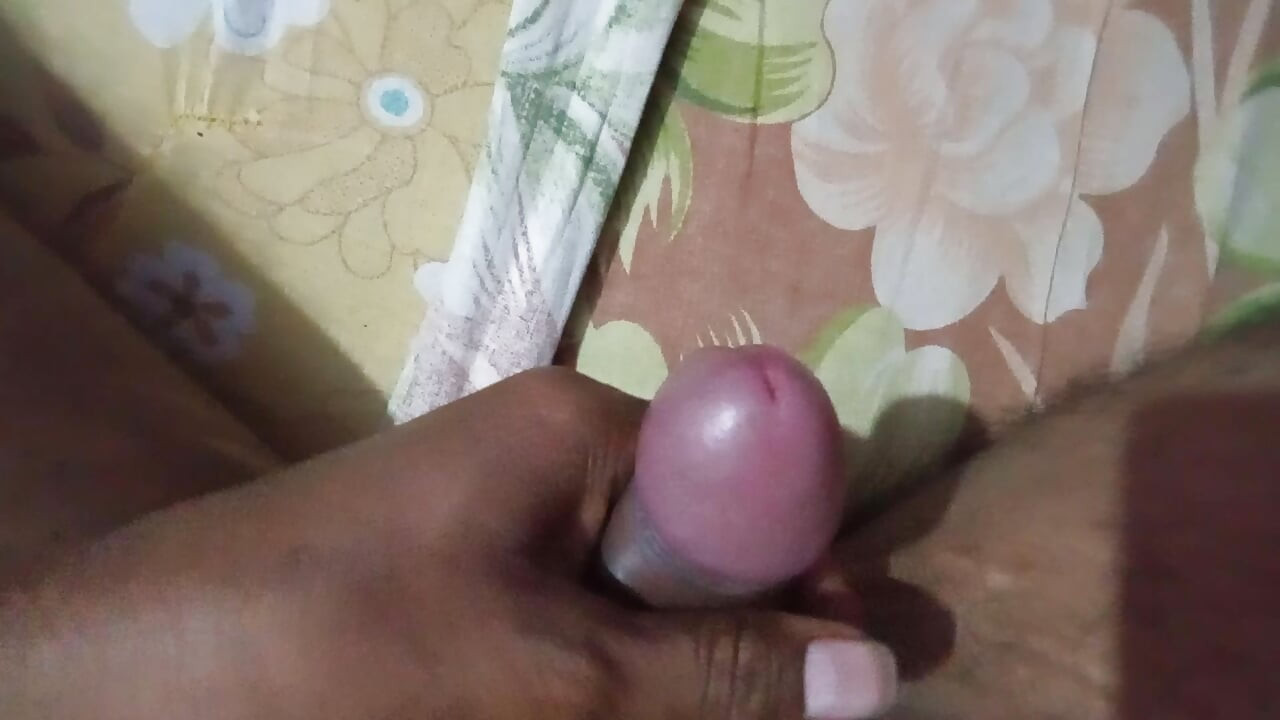 Aaj Maine Muti meri apna Badroom ma