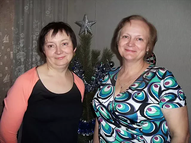 Одетая, раздетая! Зрелая мачеха и не дочка! анимация!