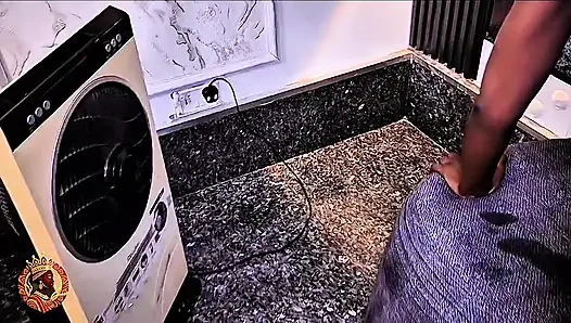 Cowok kulit hitam kontol besar ngentot pantat sempit cara