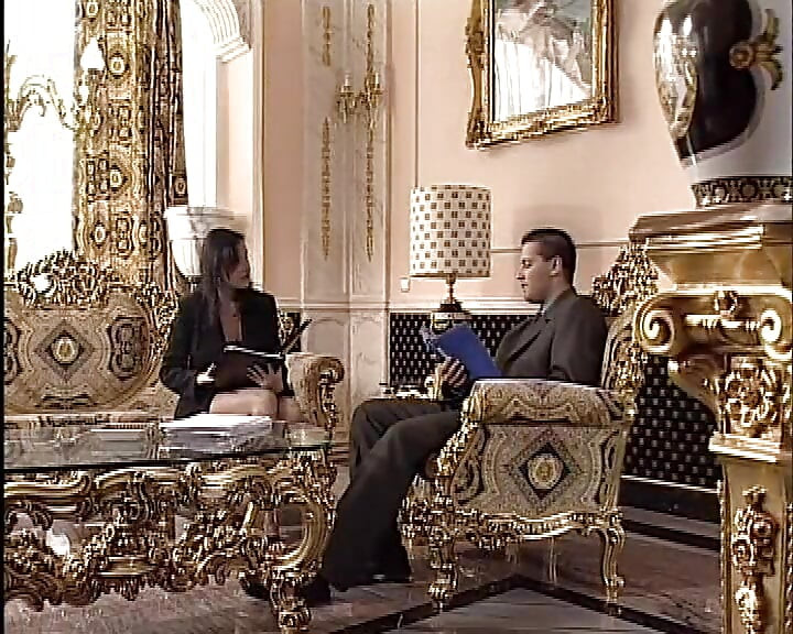 Adegan lembut penuh dengan erotik dengan panas dan cantik