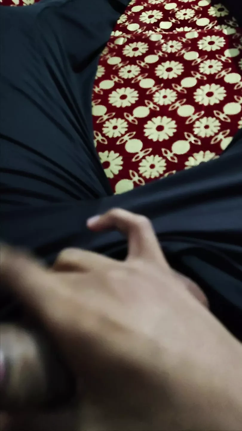 I Masterbate While Thinks About My Hot Chubby Stepmom.