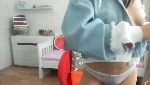 Asian Sluttiy Doing Webcam Session