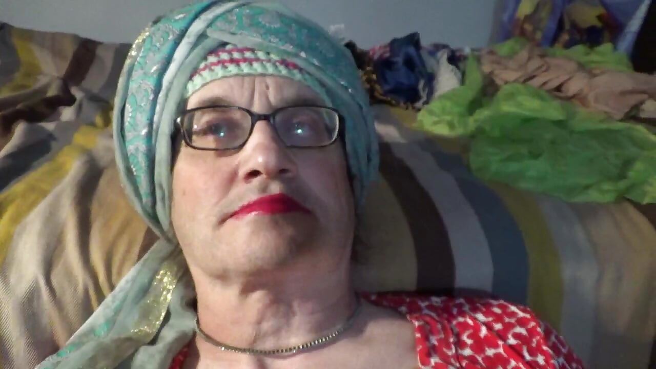 Ponoćni ladyboy Serge Lusin. 2025j