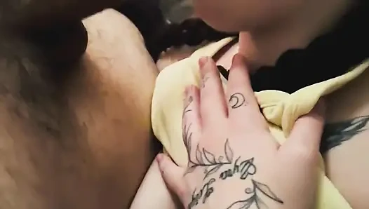 Evlatlık kızım babanın emmesini çok sever!