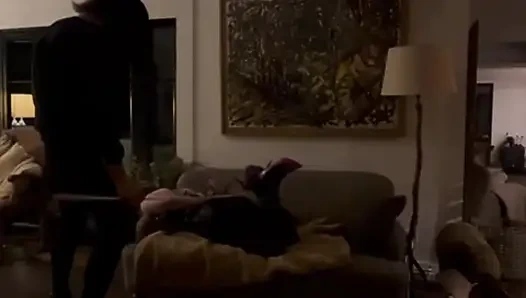 Sissy-ehemann wird versohlt!