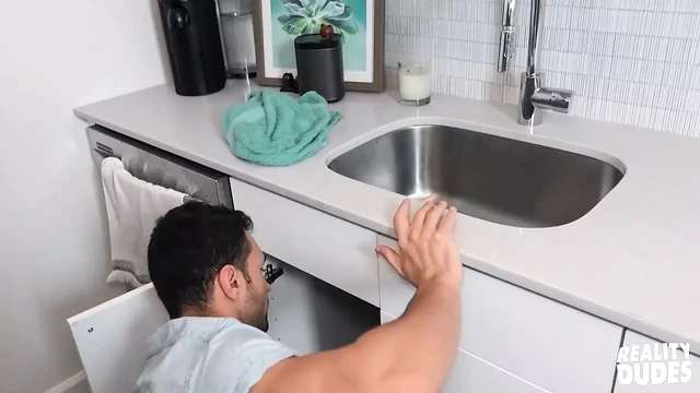 REALITY DUDES - Plumber Ian Greene Gives Me A Nice View Of His Ass Then Lets Me Fuck Him For Cash