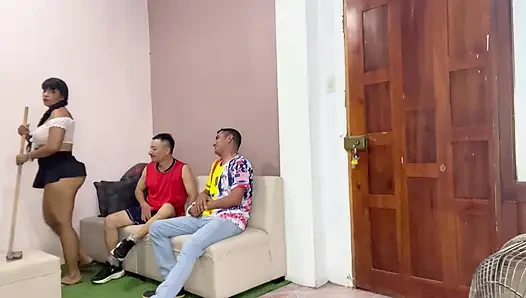 Я собираюсь посмотреть кубок мира у соседа и трахнуть его красивую жену.