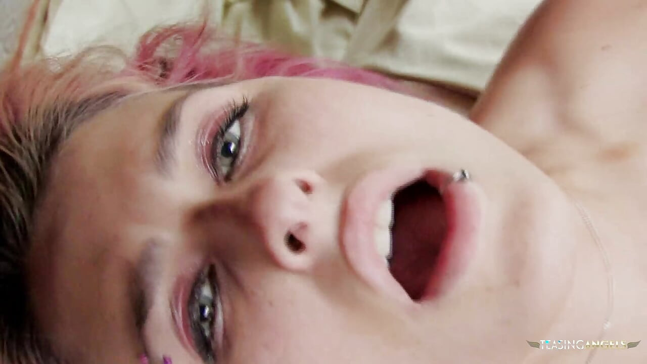 Beauty with pink hair gets her pussy fucked and eaten