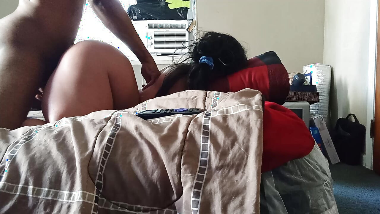 Potente, culona, golpes de espalda a lo perrito (escena 8)